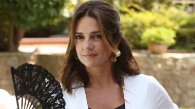 Δεν περνάει χρόνος από πάνω της - Άκρως εντυπωσιακή και μαυρισμένη η Μαρία Λεκάκη στις καλοκαιρινές της διακοπές