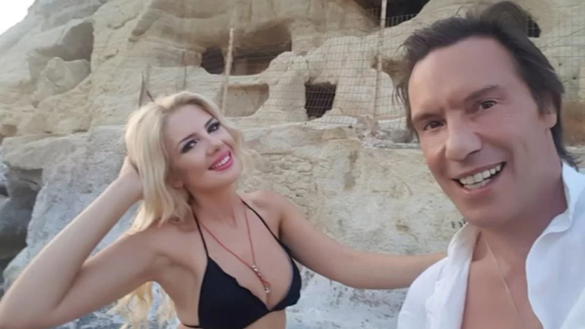 ''Χρόνια πολλά αυτοκολλητάκι μου'' - Γενέθλια πάνω σε σκάφος για τον Τζώρτζογλου μαζί με την Μαριόλα