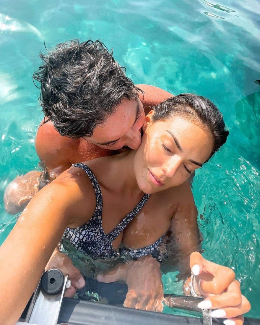 Φωτογραφία του Μαρτίκα με την Βρισηίδα Ανδριώτου