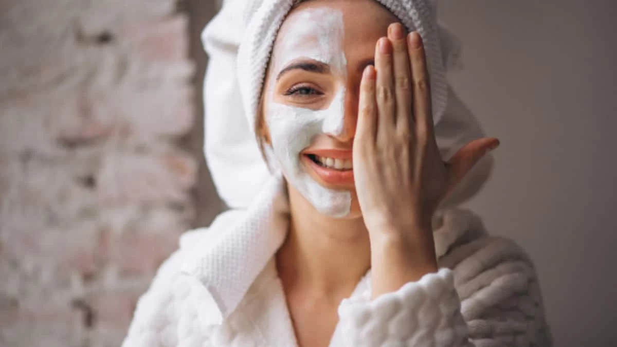 Άπλωσε 40 γραμμάρια μαγειρική σόδα στο πρόσωπό σου και το αποτέλεσμα θα σε αφήσει έκπληκτη