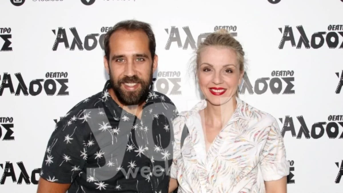 Σαν σκηνικό από ρομαντική ταινία - Η Ματίνα Νικολάου πάνω στη μηχανή του Πορφυράκη στην Κύθνο