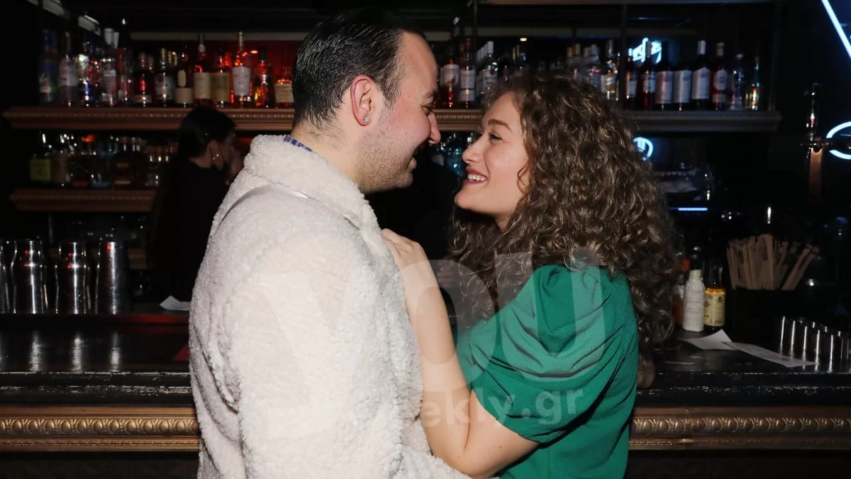 Έλαμπαν από ευτυχία μέσα στην εκκλησία - Πρώτα πλάνα από τον γάμο της Ιλάειρας Ζήση και του Μαυρίκιου Μαυρικίου