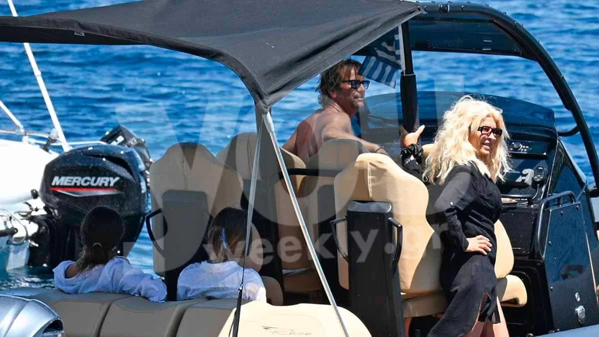 Ανέμελοι πάνω στο χλιδάτο σκάφος τους - Αποκλειστικές φωτογραφίες της Μενεγάκη με τον Ματέο, τη Λάουρα και τη Βαλέρια