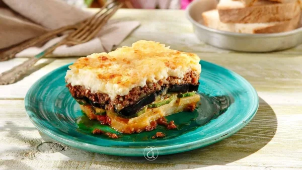 Καλύτερος κι από της γιαγιάς - Παραδοσιακός μουσακάς που λιώνει στο στόμα