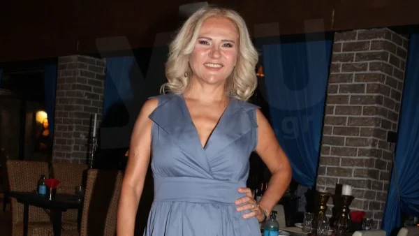 Λάμπει από ευτυχία η Μπέσσυ Μάλφα -  Το πραγματικό της πρόσωπο χωρίς ίχνος μακιγιάζ και φίλτρα