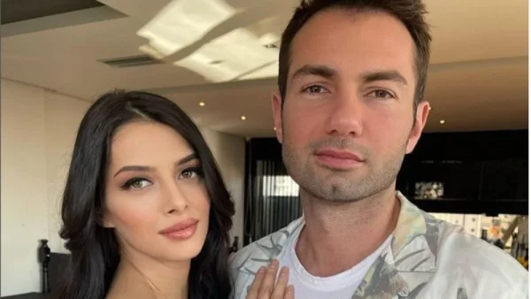 Ανύπαρκτη η κοιλίτσα της Άννας Μπεζάν στον 7ο μήνα της εγκυμοσύνης - Φωτογραφίες από τις διακοπές της στην Κρήτη με τον Δημήτρη Παππά