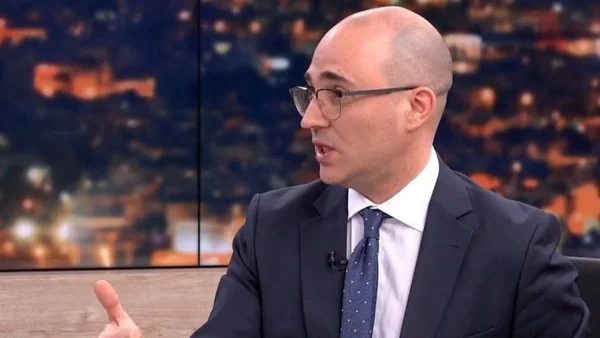 Μπαμπάς για πρώτη φορά ο Κωνσταντίνος Μπογδάνος - Η φωτογραφία με την φουσκωμένη κοιλίτσα της συζύγου του