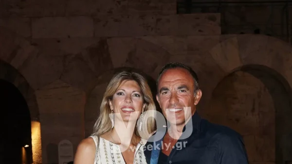 Νίκος Αλιάγας: Η σπάνια εμφάνιση με τη λαμπερή σύζυγό του Τίνα στο Ηρώδειο
