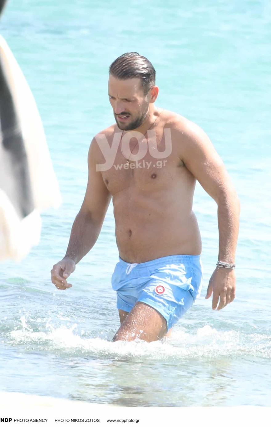 Ο Νίκος Βέρτης με μαγιό χωρίς την Κουκλινού στο πλευρό του