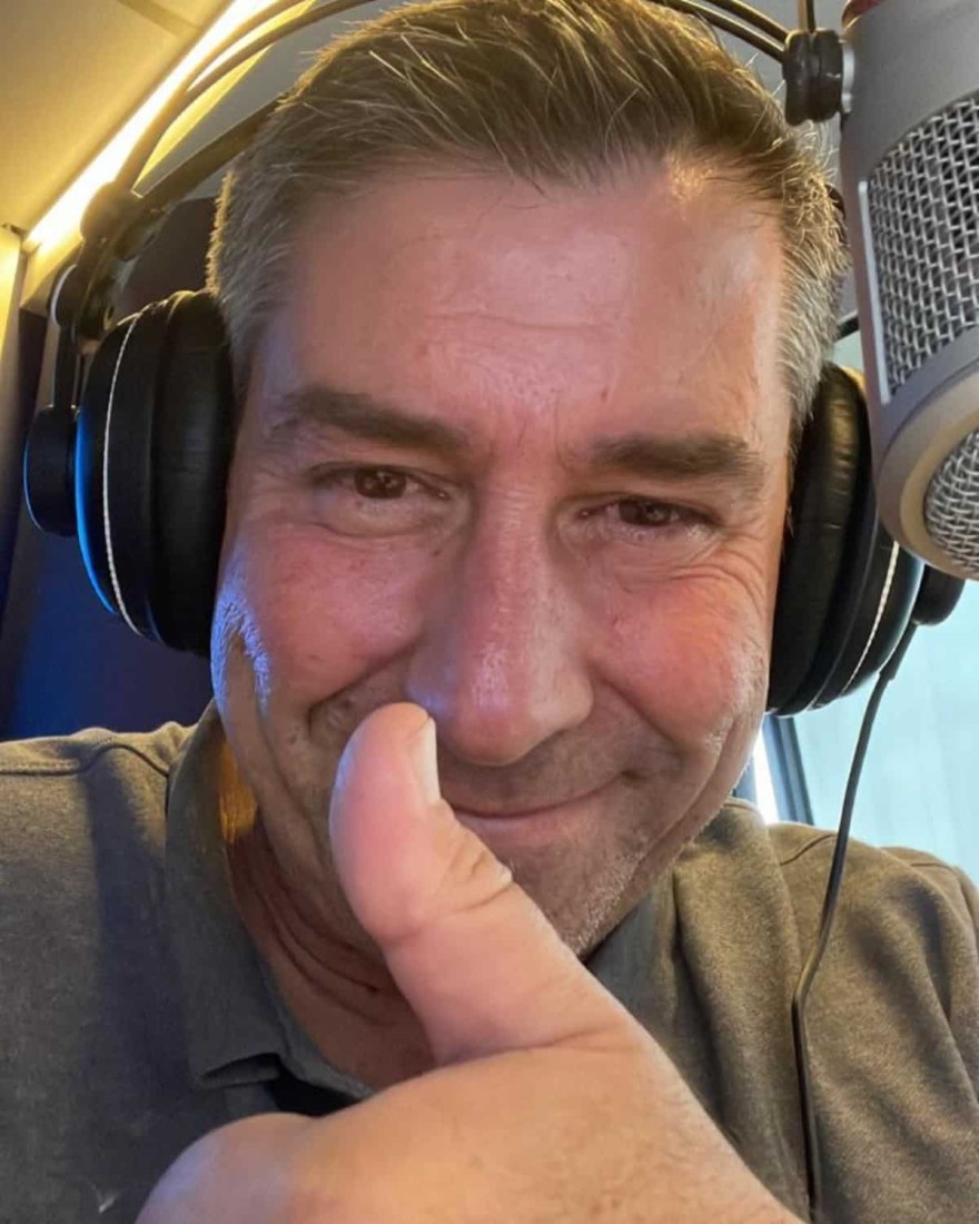 Οι ευχές για τη γιορτή του Άκη Παυλόπουλου