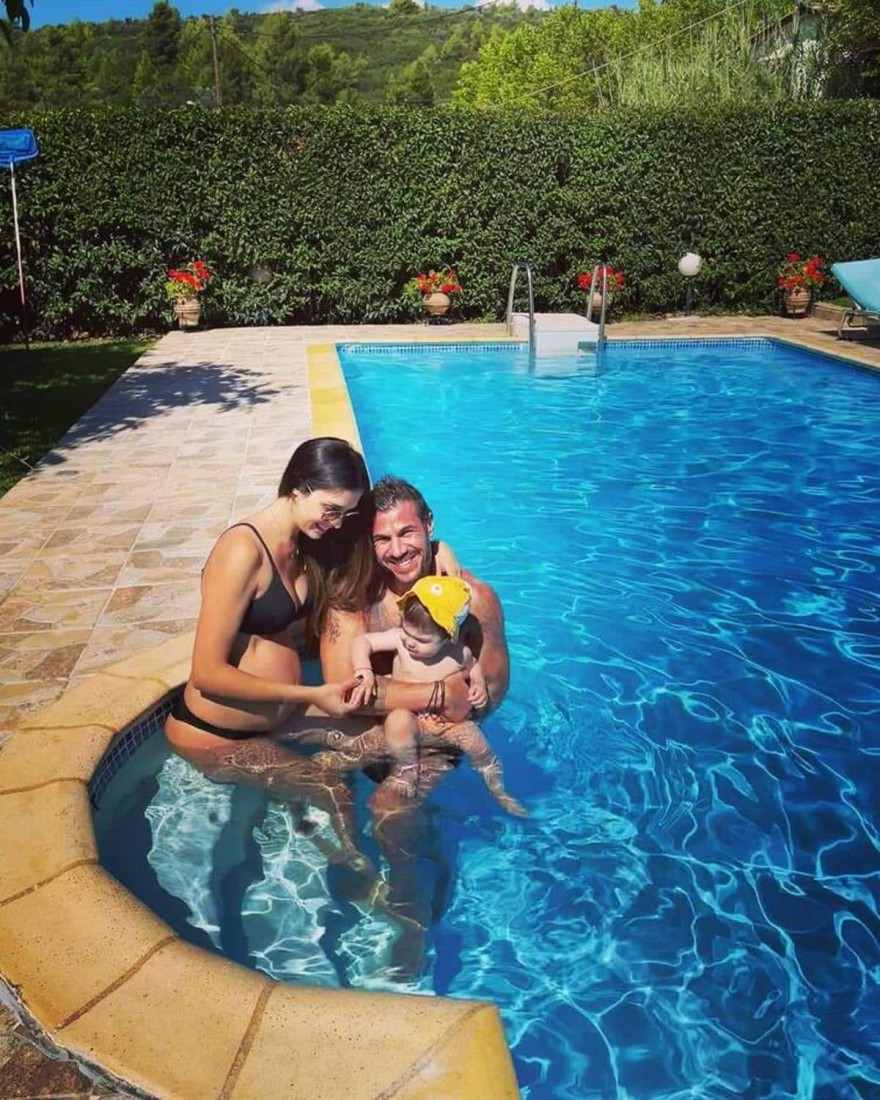 Άκης - Γυναίκα έγκυος