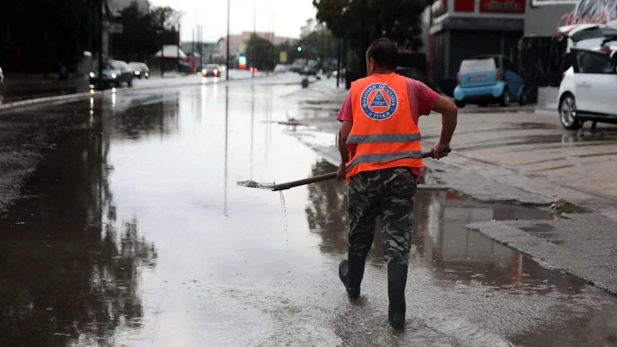 Διακοπή κυκλοφορίας και στην Ποσειδώνος λόγω της κακοκαιρίας