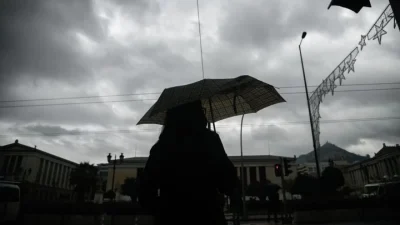 Καιρός: Πέφτει η θερμοκρασία από την Κυριακή 7/8 - Αναμένονται βροχές και καταιγίδες