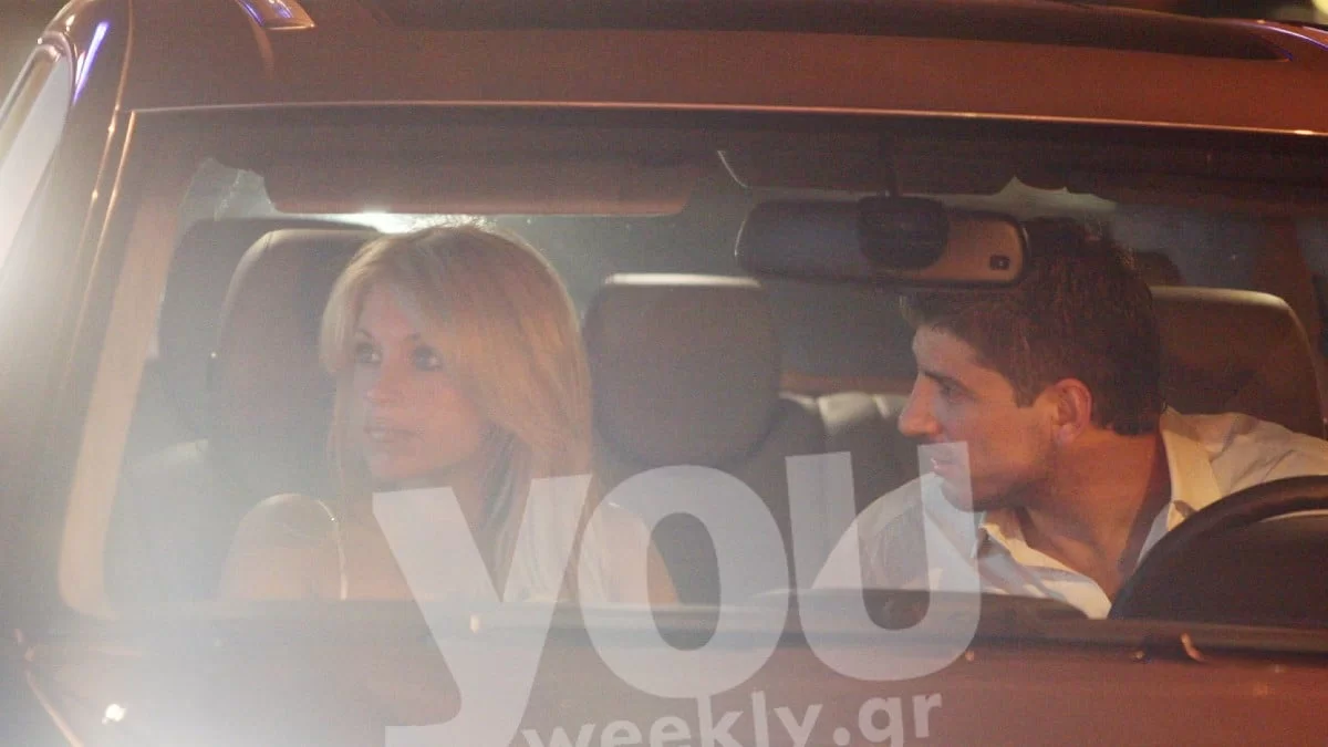 Γυμνασμένος με κοιλιακούς ''κομμάτια'' o γιος της Σαμπρίνας και του Λιαδέλη -  ''Χάζεψαν'' στην παραλία με την εμφάνισή του