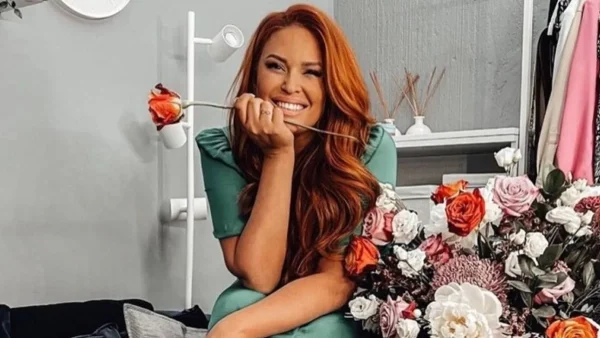 Ξέχασε τα μακιγιάζ και τα μαλλιά κομμωτηρίου - Χαμένη στους καταρράκτες η Σίσσυ Χρηστίδου