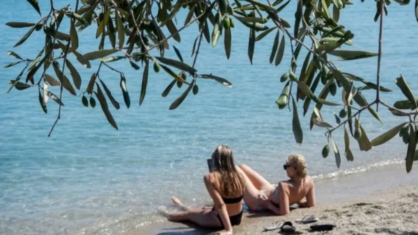 Καιρός: "Καμίνι" η Ελλάδα σήμερα (20/8) - Μέχρι πόσο θα φτάσει η θερμοκρασία;