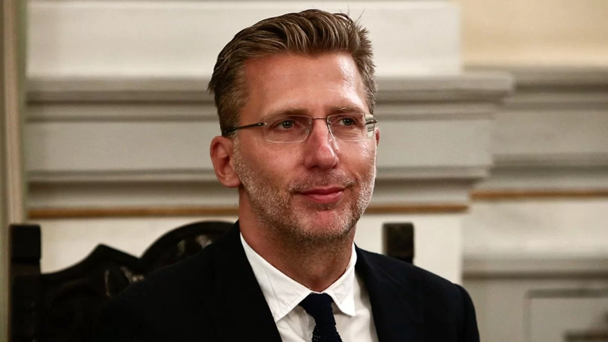 Δύσκολες ώρες για τον Υπουργό Άκη Σκέρτσο - Έκτακτα στο χειρουργείο μέλος της οικογένειάς του