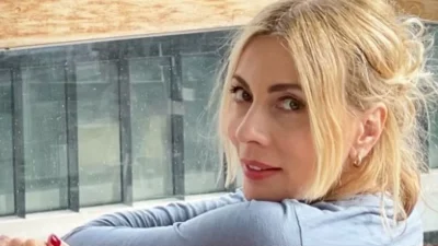 "Εγκεφαλικά" με το κορμί της Σμαράγδας Καρύδη στα 53 της! Η φωτογραφία που μοιράστηκε με αφορμή τα γενέθλιά της