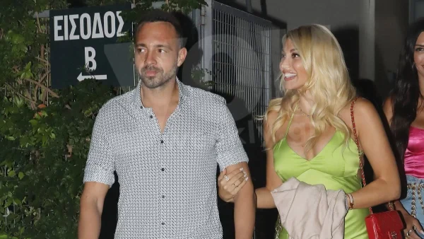 Επέστρεψαν στην Αθήνα Κωνσταντίνα Σπυροπούλου - Βασίλης Σταθοκωστόπουλος! Βραδινή έξοδος λίγο πριν γίνουν γονείς