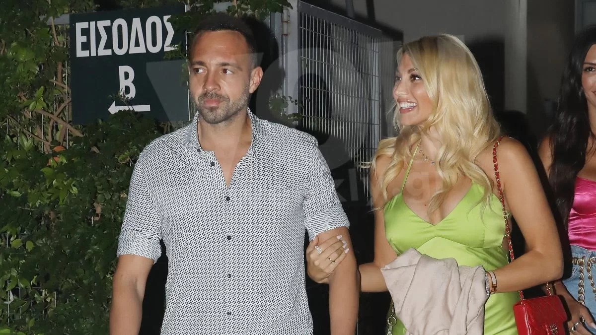 Επέστρεψαν στην Αθήνα Κωνσταντίνα Σπυροπούλου - Βασίλης Σταθοκωστόπουλος! Βραδινή έξοδος λίγο πριν γίνουν γονείς