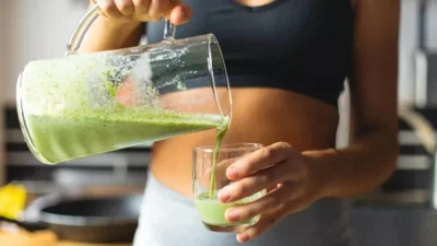 Αποτελείται από 6 υλικά και κάνει θαύματα - Το σπιτικό ρόφημα που αδυνατίζει σε χρόνο ρεκόρ