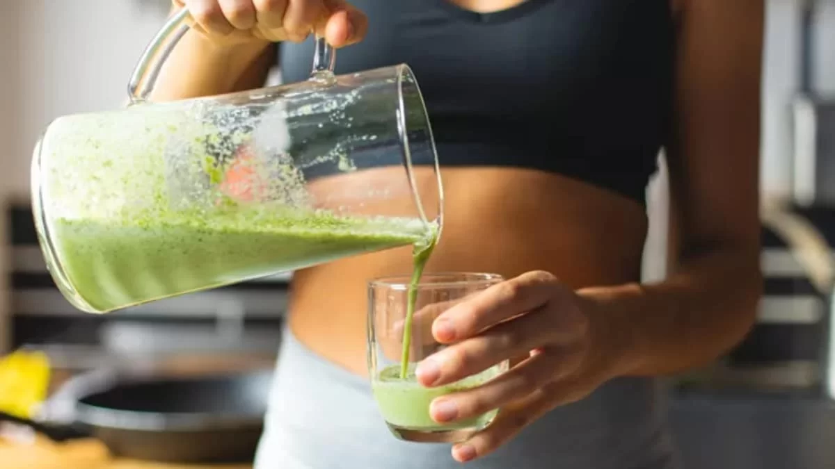 Αποτελείται από 6 υλικά και κάνει θαύματα - Το σπιτικό ρόφημα που αδυνατίζει σε χρόνο ρεκόρ