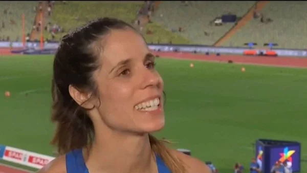 "Έξαλλοι" πανηγυρισμοί για την κατάκτηση της Κατερίνας Στεφανίδη - Η θερμή υποδοχή της από τους συναθλητές της