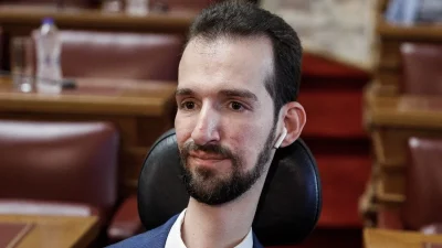 «Η γιορτή μας βρήκε στο νοσοκομείο...» - "Ράγισε" καρδιές ο Στέλιος Κυμπουρόπουλος με την ανάρτηση για τον πατέρα του