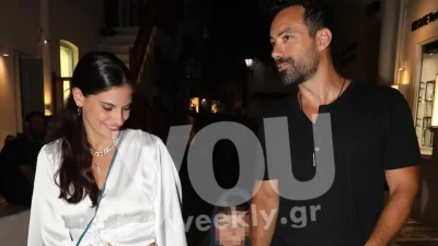 Χόρεψε ζεϊμπέκικο με μοκασίνι ο Τανιμανίδης - Καμάρωνε η Χριστίνα Μπόμπα