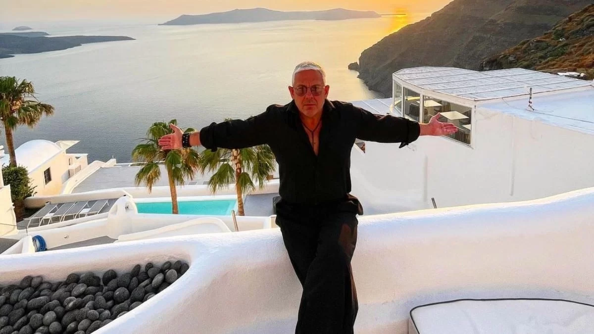 Ο Τάσος Δούσης αποκαλύπτει: 20 κανόνες συμπεριφοράς στις διακοπές που πρέπει να ξέρουν όλοι