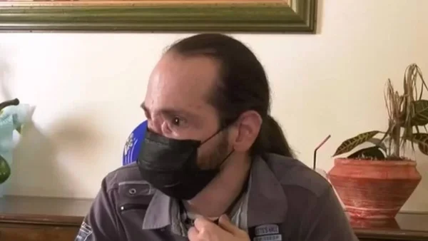 Στιγμές ευτυχίας για τον Θύμιο Μπουγά - Από την αφάνεια και το περιθώριο στην ζεστασιά και την θαλπωρή