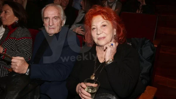 Με πέπλο που είχε λουλούδια στα μαλλιά - Το νυφικό της Χρυσούλας Διαβάτη στον γάμο της με τον Τσακίρογλου