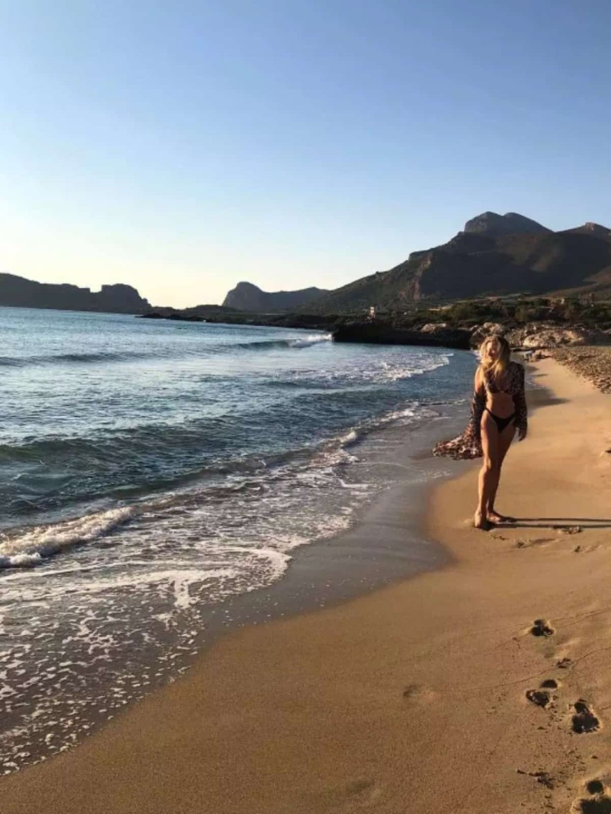 Οι φωτογραφίες της Ζώζας Μεταξά από την παραλία