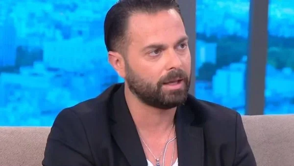 Σχηματίζοντας το άπειρο πλάι πλάι - Η πρώτη φωτογραφία του Ηλία Βρεττού από τον γάμο του