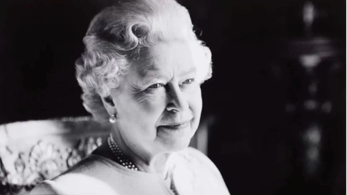 Τι θα απογίνουν τα ρούχα της Βασίλισσας Ελισάβετ που αφήνει πίσω της - Όλη η αλήθεια