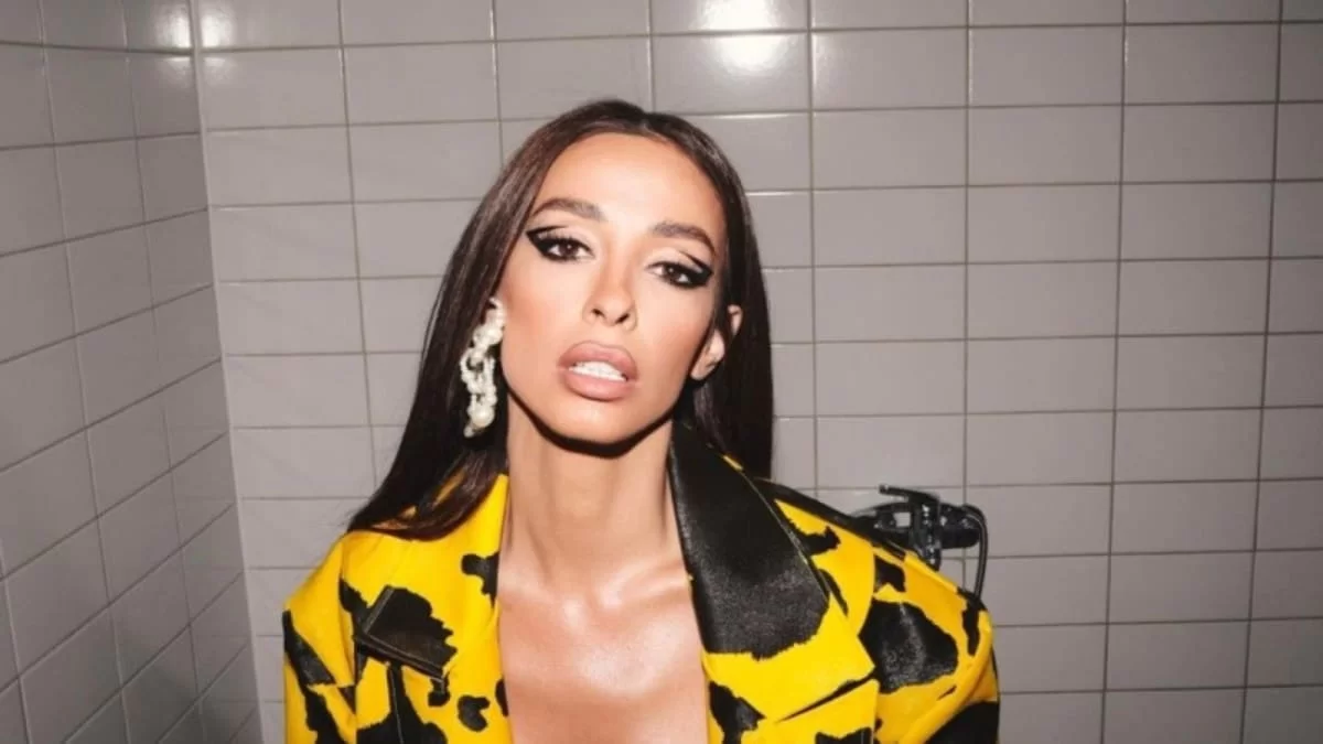 Με crop top και όλη την κοιλιά της έξω - Η φωτογραφία της Ελένης Φουρέιρα που έφερε αναστάτωση