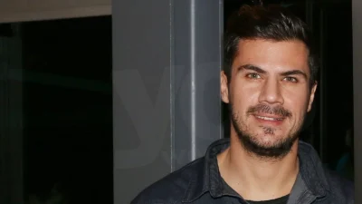 "Λιώνει" στο πλευρό της νεογέννητης κόρης του ο Πετρετζίκης - Το βίντεο μέσα από το νοσοκομείο