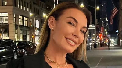 Το υπέρκομψο total black look της Τατιάνας Στεφανίδου - Το φόρεσε στη Νέα Υόρκη στα 52 της