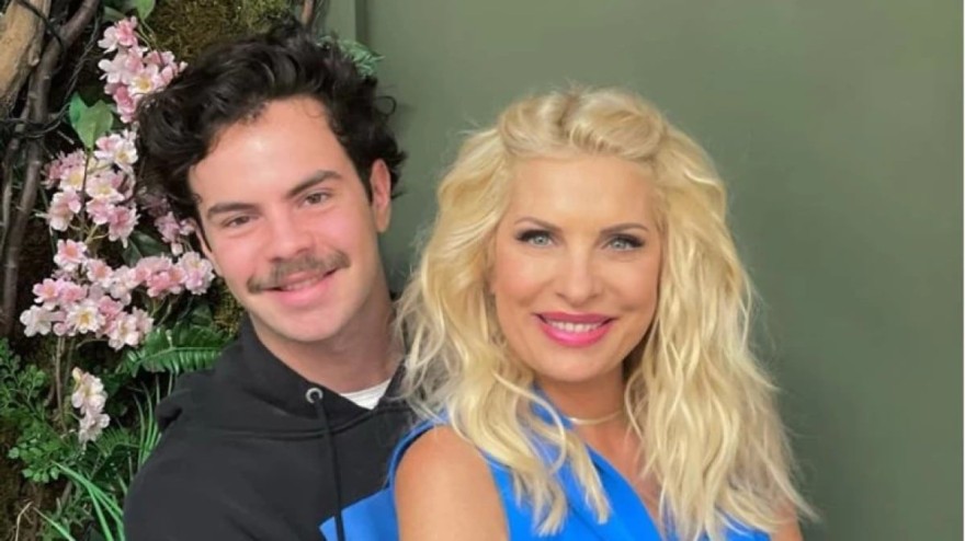 Ελένη Μενεγάκη γιος Άγγελος Λάτσιος