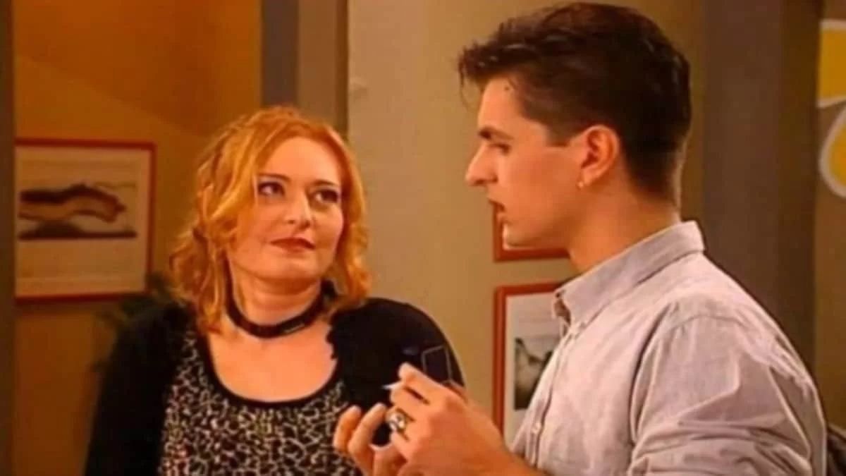 Σήμερα είναι τραγουδίστρια αλλά μοιάζει με μοντέλο - Η ζωή της "Αλέκας" από το Κωνσταντίνου και Ελένης