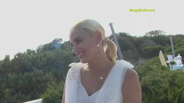 Άννυ Πανταζή: Τα πρώτα πλάνα από την βάφτιση του γιου της - Συγκινημένη η αδερφή της, Κλέλια