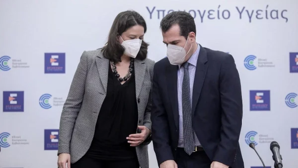 Άνοιγμα σχολείων: Τι θα ισχύσει για τα μέτρα προστασίας και τους ανεμβολίαστους εκπαιδευτικούς