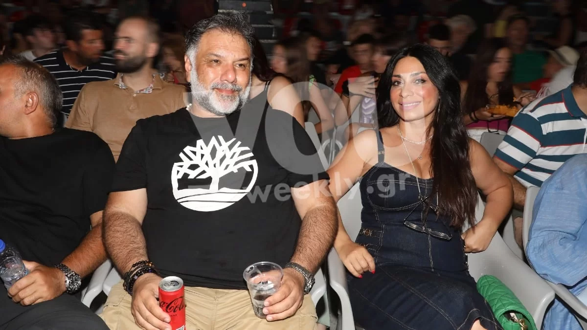 Από τις σπάνιες κοινές εμφανίσεις τους - Αρναούτογλου και Αντωνίου αγκαλιά και χαμογελαστοί στις χαρές του Λιανού