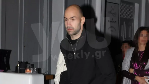 Ξεπέρασε μέχρι και τον Βασίλη Σπανούλη - Έγινε μπαμπάς για 7η φορά πασίγνωστος ηθοποιός