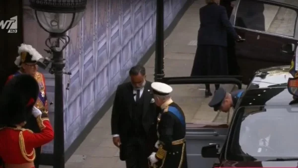 Μαυροφορεμένη η Κέιτ Μίντλετον στην κηδεία της Βασίλισσας Ελισάβετ - Με σκυμμένο κεφάλι Κάρολος, Χάρι και Ουίλιαμ