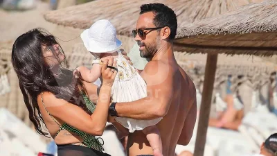 Όλη η παραλία της Μυκόνου μιλούσε γι' αυτές - Έκλεψαν τις εντυπώσεις με το ντύσιμό τους οι κόρες των Τανιμανίδη & Μπόμπα