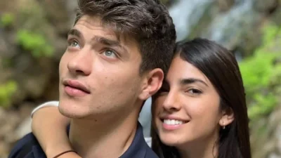 Στη Μύκονο όχι με τον Διονύση Παπανδρέου αλλά με άλλον - Νέες φωτογραφίες της Ιφιγένειας Τζόλα