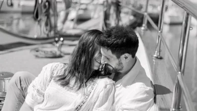 Με λιλά ολόσωμο μαγιό στην πισίνα του σπιτιού τους - Η Δράκου με φουσκωμένη κοιλίτσα πριν γεννήσει το παιδί του Πατριαρχέα