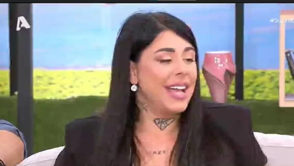 Η πρώτη δημόσια εμφάνιση της Super Κικής μετά την αποβολή της - Αδυνατισμένη και με κολλητό μαύρο φόρεμα