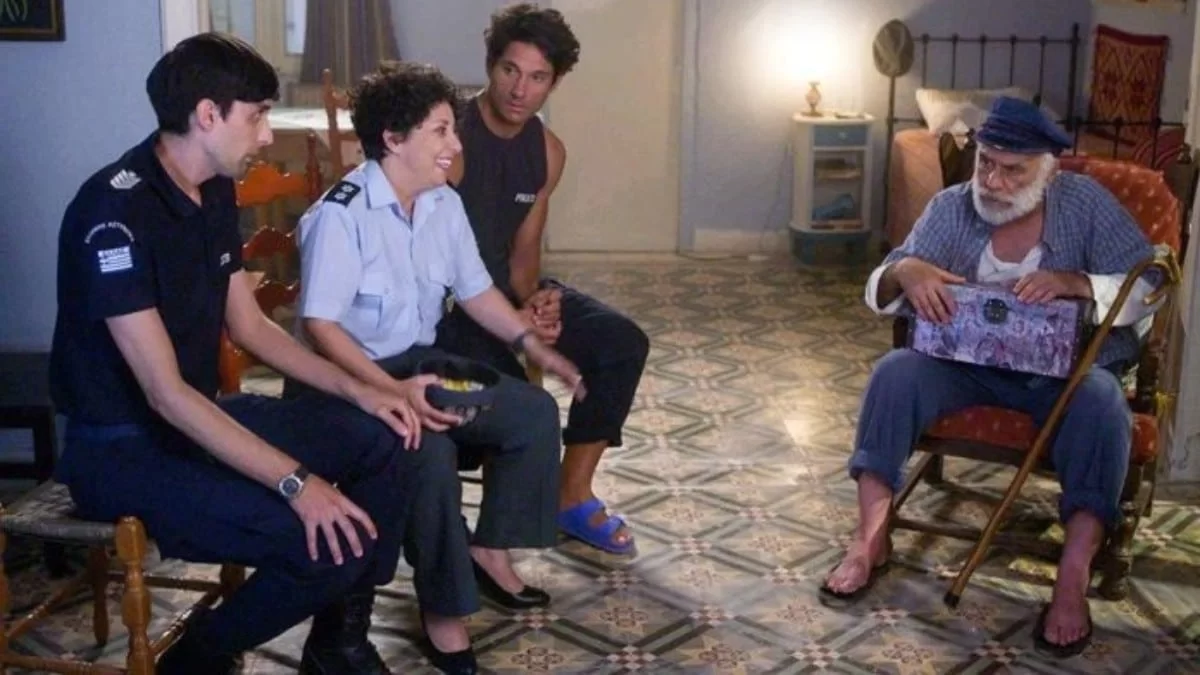 ΑΝΤ1: Πρεμιέρα σήμερα 19/9 η νέα σειρά "Εκτός Υπηρεσίας" - Τι θα δούμε στο πρώτο επεισόδιο